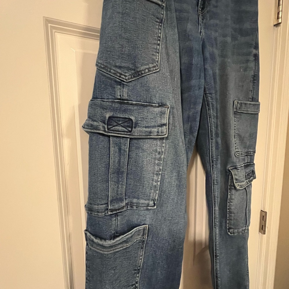 American Eagle Outfitters Super High Rise Baggy Straight Cargo Jeans - Picture 2 of 10